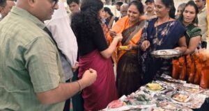 सारंगखेड चेतक महोत्सव : महिलांच्या स्वप्नांना मिळालेला बाजारपेठेचा आधार महिला स्वयं-सहायता गटांच्या यशाने गाजला सारंगखेडा चेतक महोत्सव