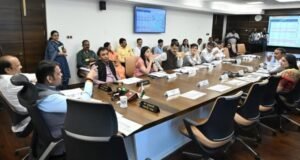 मंत्रिमंडळ पायाभूत सुविधा समितीच्या बैठकीत पायाभूत सुविधांची कामे वेळेत पूर्ण करण्याचे मुख्यमंत्री यांचे निर्देश