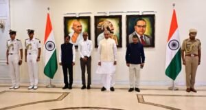 महाराष्ट्र लोकभवन, मुंबई येथे झालेल्या श्रद्धांजली सभेत राज्यपालांनी दोन मिनिटे स्तब्ध उभे राहून दिवंगत अजित पवार यांना श्रद्धांजली वाहिली.