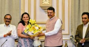 भारतीय प्रशासकीय सेवेतील सेवानिवृत्त अधिकारी वल्सा नायर- सिंग यांना मुख्यमंत्री देवेंद्र फडणवीस यांनी महाराष्ट्र विद्युत नियामक आयोगाच्या अध्यक्षपदाची व गोपनीयतेची शपथ दिली.