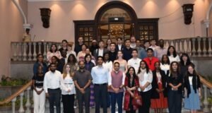 वार्षिक निःशस्त्रीकरण आणि आंतरराष्ट्रीय सुरक्षा व्यवहार फेलोंना सांस्कृतिक कार्यक्रमाची मेजवानी