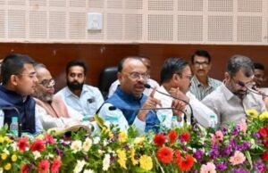 विकास कामे वेळेत करून निधीचे योग्य व्यवस्थापन करा