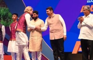 मुख्यमंत्री देवेंद्र फडणवीस यांच्या प्रमुख उपस्थितीत ‘आंतरराष्ट्रीय बजाज पुणे ग्रँड टूर २०२६’ चा भव्य शुभारंभ करण्यात आला.