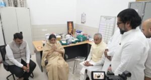 राज्यपाल आचार्य देवव्रत व मुख्यमंत्री देवेंद्र फडणवीस यांच्याकडून उपमुख्यमंत्री अजित पवार यांच्या कुटुंबीयांचे सांत्वन