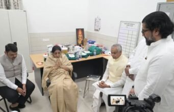 राज्यपाल आचार्य देवव्रत व मुख्यमंत्री देवेंद्र फडणवीस यांच्याकडून उपमुख्यमंत्री अजित पवार यांच्या कुटुंबीयांचे सांत्वन
