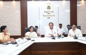 लाभ बंद झालेल्या लाडक्या बहिनींच्या अर्जांची फेरतपासणी करा