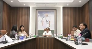 राज्य नदी पुनरुज्जीवन प्राधिकरणाचे केंद्रीय जलशक्ती मंत्र्यांसमोर सादरीकरण