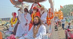 रामनामाच्या जयघोष: हजारो भाविकांच्या उपस्थितीत श्रीराम विजय महोत्सवाला प्रारंभ,शोभा यात्रेने वेधले लक्ष; पारंपारिक वाद्यांसह ढोल-ताशांच्या गजर