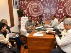 मुंबई व पुणे विद्यापीठांमध्ये आदिवासी विद्यार्थ्यांसाठी वसतिगृह उभारण्याबाबत बैठक