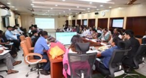 गडचिरोलीचे भविष्य उज्वल; विकास कामांना गती देण्यासाठी यंत्रणांनी ऑनफिल्ड कामावर लक्ष केंद्रीत करावे- मुख्य सचिव राजेश अग्रवाल