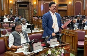 लोकप्रतिनिधींचे जनतेप्रति उत्तरदायित्व ही केवळ नैतिक अपेक्षा नसून