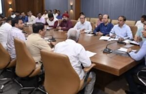 जिल्ह्यात उद्योगवाढीस चालना देण्यासाठी उद्योगांना मूलभूत सुविधा पुरवा – जिल्हाधिकारी डॉ. पंकज आशिया