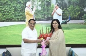 महाराष्ट्रातील नद्यांना प्रदूषणाच्या विळख्यातून मुक्त करण्यासाठी राज्य सरकारने ऐतिहासिक पुढाकार घेत ‘राज्य नदी पुनरुज्जीवन प्राधिकरण’ स्थापन करण्याची महत्त्वपूर्ण संकल्पना मांडली होती.