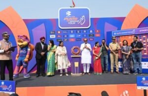 ‘पुणे ग्रँड टूर’च्या अंतिम टप्प्याचा शुभारंभ उपमुख्यमंत्री अजित पवार आणि केंद्रीय क्रीडा व युवक कल्याण राज्यमंत्री रक्षा खडसे यांच्या हस्ते श्री शिवछत्रपती क्रीडा संकुल