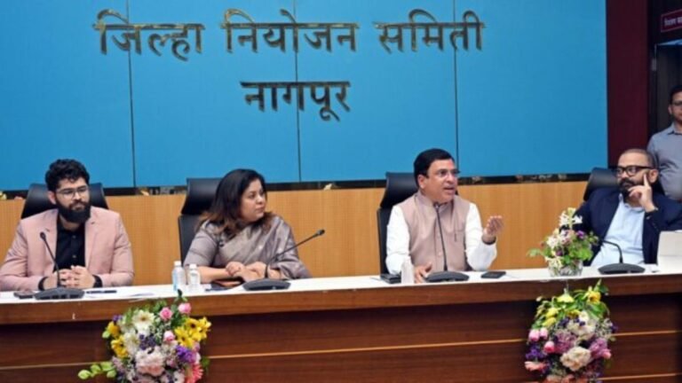 शेतरस्त्यांची उपलब्धता ही ग्रामीण अर्थकारणाला चालना देणारी –  राज्यमंत्री ॲड. आशिष जयस्वाल