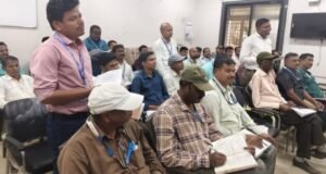 अक्कलकुवा तहसील कार्यालयात महसूल वसुलीचा, पीक पाहणी व Agristack सखोल आढावा