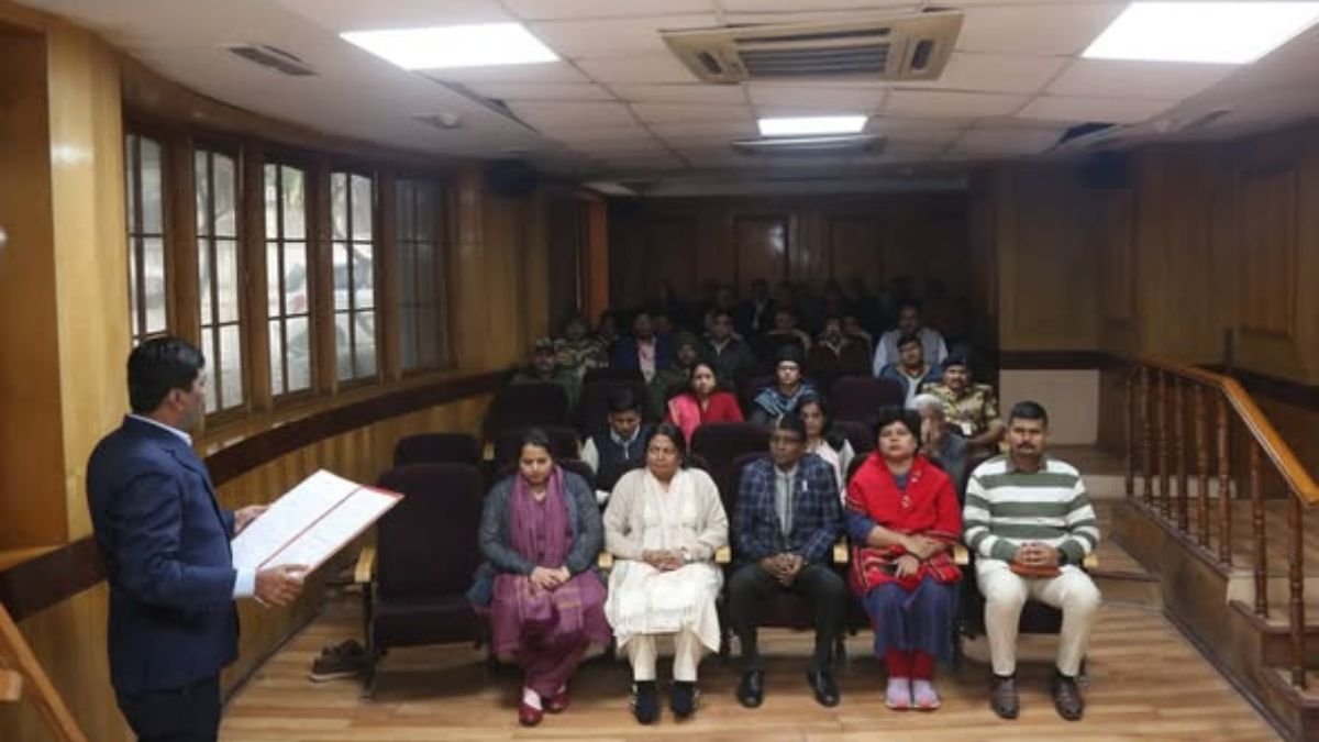 Tributes paid to Netaji Subhash Chandra Bose and Balasaheb Thackeray on their birth anniversaries in the capital