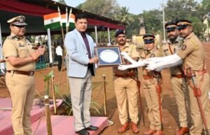 भारताच्या ७७ व्या प्रजासत्ताक दिनानिमित्त आयोजित होणाऱ्या मुख्य शासकीय समारंभाची रंगीत तालीम दादर