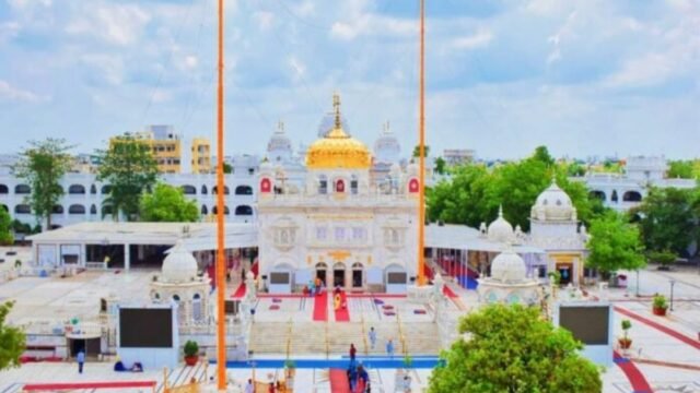 The golden peak of humanity and equality: Sri Harmandir Sahib
