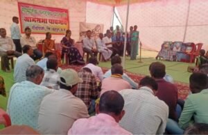 आदिवासी विकास विभागाच्या सचिवांची पाचगाव ग्रामसभा व शासकीय आश्रमशाळेस भेट