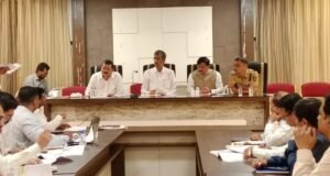 कराड येथील विमानतळाचा विस्तार व विकास कामांना गती द्या – पालकमंत्री शंभूराज देसाई