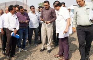 विभागीय आयुक्त डॉ. प्रवीण गेडाम यांच्याकडून कुंभमेळ्यातील विकासकामांची पाहणी