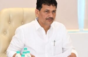 आदिवासी भागातील आरोग्य सुविधा बळकटीकरणास प्राधान्य द्यावे -आरोग्यमंत्री प्रकाश आबिटकर