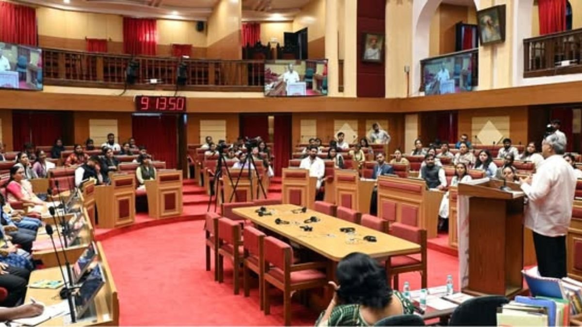 Parliamentary Affairs Minister Chandrakant Patil guided the 51st Parliamentary Studies Class at Vidhan Bhavan on the topic 'Importance, Contribution and Responsibility of Party Organization in Parliamentary Democracy and Future Challenges of Democracy'.