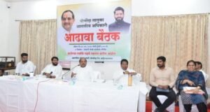 कामात गती, पारदर्शकता ठेवत अधिकाऱ्यांनी लोकाभिमुख होऊन काम करा – पालकमंत्री विखे पाटील