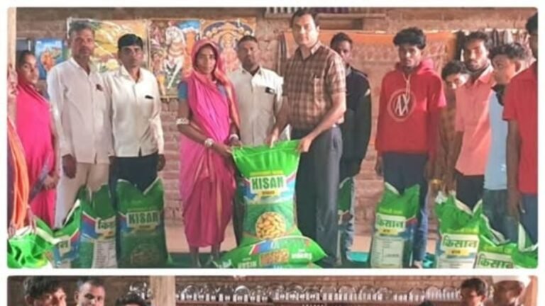 खरवड तालुका धडगाव येथे टीएसपी प्रकल्प अंतर्गत सुधारित वाणांच्या वापर करून भुईमुन पिकातील पीक उत्पादनवाढ यावर प्रशिक्षण