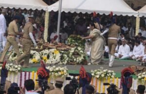 उपसभापती डॉ. नीलम गोऱ्हे यांनी घेतले उपमुख्यमंत्री अजित पवार यांचे अंतिम दर्शन