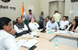 कामठी येथे पोलिस उपायुक्त कार्यालयासाठी मेट्रो स्टेशनजवळ पर्याप्त जागेबाबत तत्काळ प्रस्ताव तयार करा – पालकमंत्री चंद्रशेखर बावनकुळे