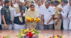 उपमुख्यमंत्री सुनेत्रा अजित पवार यांचे प्रितीसंगमावर दिवंगत यशवंतराव चव्हाण यांना अभिवादन