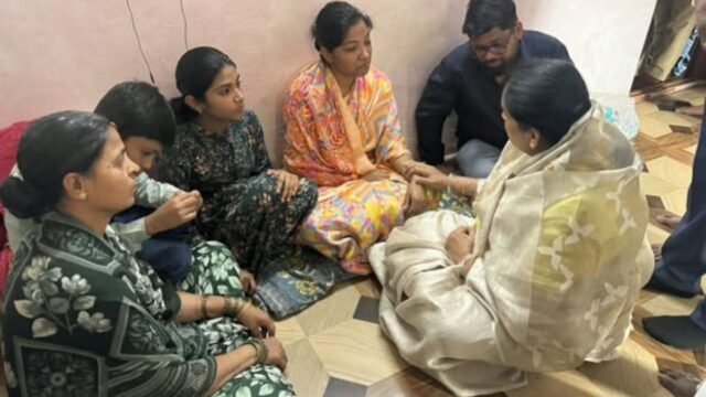 Putting aside her own grief, Deputy Chief Minister Sunetra Ajit Pawar visited the residence of the late Videep Jadhav and consoled his family.
