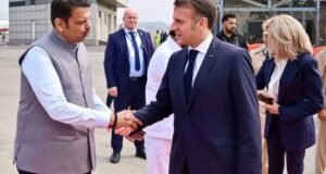 प्रधानमंत्री नरेंद्र मोदी यांच्यसोबत झालेल्या द्विपक्षीय चर्चेनंतर फ्रान्सचे राष्ट्राध्यक्ष इम्यॅन्युएल मॅक्रॉन हे पत्नी ब्रिजिट यांचेसह रवाना झाले.