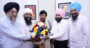नबी मुंबई येथे आयोजित ‘हिंद दी चादर’ श्री गुरू तेग बहादूर जी यांच्या ३५० व्या शहादत समागमानिमित्त आज माननीय खासदार श्री. रामदास जी यांची भेट घेऊन त्यांना या पवित्र सोहळ्याचे आदरपूर्वक निमंत्रण दिले.