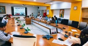 तृतीयपंथीयांचे सामाजिक व आर्थिक सक्षमीकरण : जिल्हाधिकारी कार्यालयात महत्त्वपूर्ण आढावा बैठक संपन्न