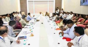 वनहक्क पट्टेधारक आदिवासी शेतकऱ्यांना स्वतंत्रपणे मालकी हक्कासाठी शासन प्रयत्नशील – आदिवासी विकास मंत्री अशोक वुईके