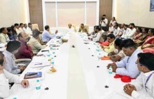 वनहक्क पट्टेधारक आदिवासी शेतकऱ्यांना स्वतंत्रपणे मालकी हक्कासाठी शासन प्रयत्नशील – आदिवासी विकास मंत्री अशोक वुईके