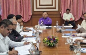 राज्यात काजू उत्पादन वाढवण्यासाठी काजू उत्पादक शेतकऱ्यांना प्रोत्साहन देणे आवश्यक असून त्यासाठी काजू फळ पीक क्षेत्र वाढवण्यापासून ते विक्रीपर्यंत मूल्यवर्धन साखळी विकसित करणे आवश्यक आहे.