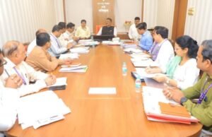 परिवहन मंत्री तथा महाराष्ट्र राज्य मार्ग परिवहन महामंडळ अध्यक्ष प्रताप सरनाईक यांच्या अध्यक्षतेखाली मंत्रालयात उत्पन्नवाढीसंदर्भात आढावा बैठक पार पडली.