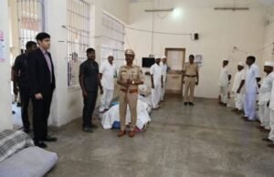 कैद्यांच्या कौशल्य विकासावर भर देण्याचे जिल्हाधिकाऱ्यांचे निर्देश