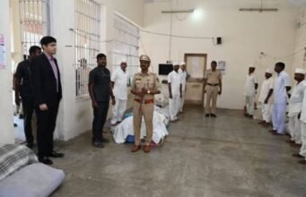 कैद्यांच्या कौशल्य विकासावर भर देण्याचे जिल्हाधिकाऱ्यांचे निर्देश