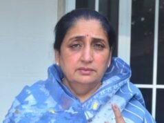 जिल्हा परिषद व पंचायत समिती निवडणुकीच्या पार्श्वभूमीवर उपमुख्यमंत्री सुनेत्रा अजित पवार यांनी काटेवाडी येथील जिल्हा परिषद शाळेत जाऊन आपला मतदानाचा हक्क बजावला.