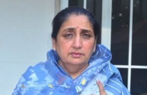 जिल्हा परिषद व पंचायत समिती निवडणुकीच्या पार्श्वभूमीवर उपमुख्यमंत्री सुनेत्रा अजित पवार यांनी काटेवाडी येथील जिल्हा परिषद शाळेत जाऊन आपला मतदानाचा हक्क बजावला.