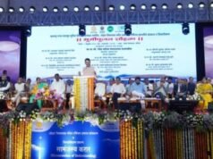 महाराष्ट्र पायाभूत सुविधा विकास महामंडळ मर्यादित ओझरविमानतळ नवीन एकात्मिक टर्मिनल इमारतीचे बांधकाम व विस्तारीकरणाचे भूमिपूजन ओझर विमानतळ (जि. नाशिक) येथे मुख्यमंत्री देवेंद्र फडणवीस यांच्या हस्ते करण्यात आले.