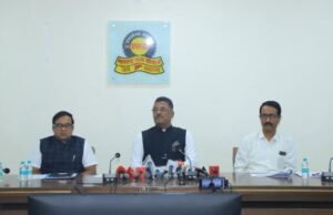 महाराष्ट्र राज्य मार्ग परिवहन महामंडळाची (एसटी) आर्थिक स्थिती सक्षम करण्यासाठी पर्यायी उत्पन्न स्रोत निर्माण करण्याबरोबरच खर्च नियंत्रणासाठी ठोस व दूरदृष्टीपूर्ण निर्णय घेतले