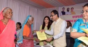 निलजगाव येथे छत्रपती शिवाजी महाराज महसूल समाधान शिबिर