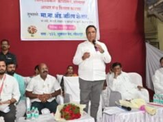 माहिती तंत्रज्ञान मंत्री ॲड. आशिष शेलार यांचे हस्ते आधार संच वितरण