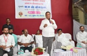 माहिती तंत्रज्ञान मंत्री ॲड. आशिष शेलार यांचे हस्ते आधार संच वितरण